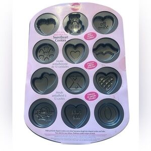 NWT Wilton Sweetheart Non-Stick Cookie Pan - Hearts